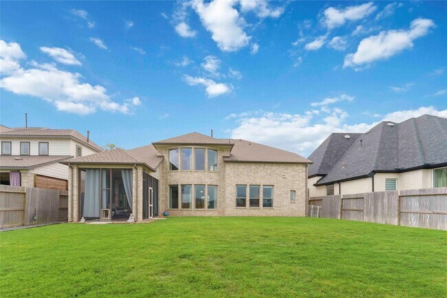 Building Photo - Beautiful Home in Sienna