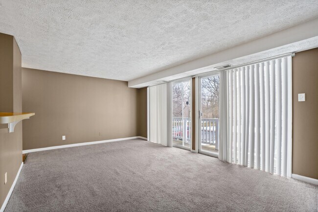Building Photo - 97 Kenwood Dr