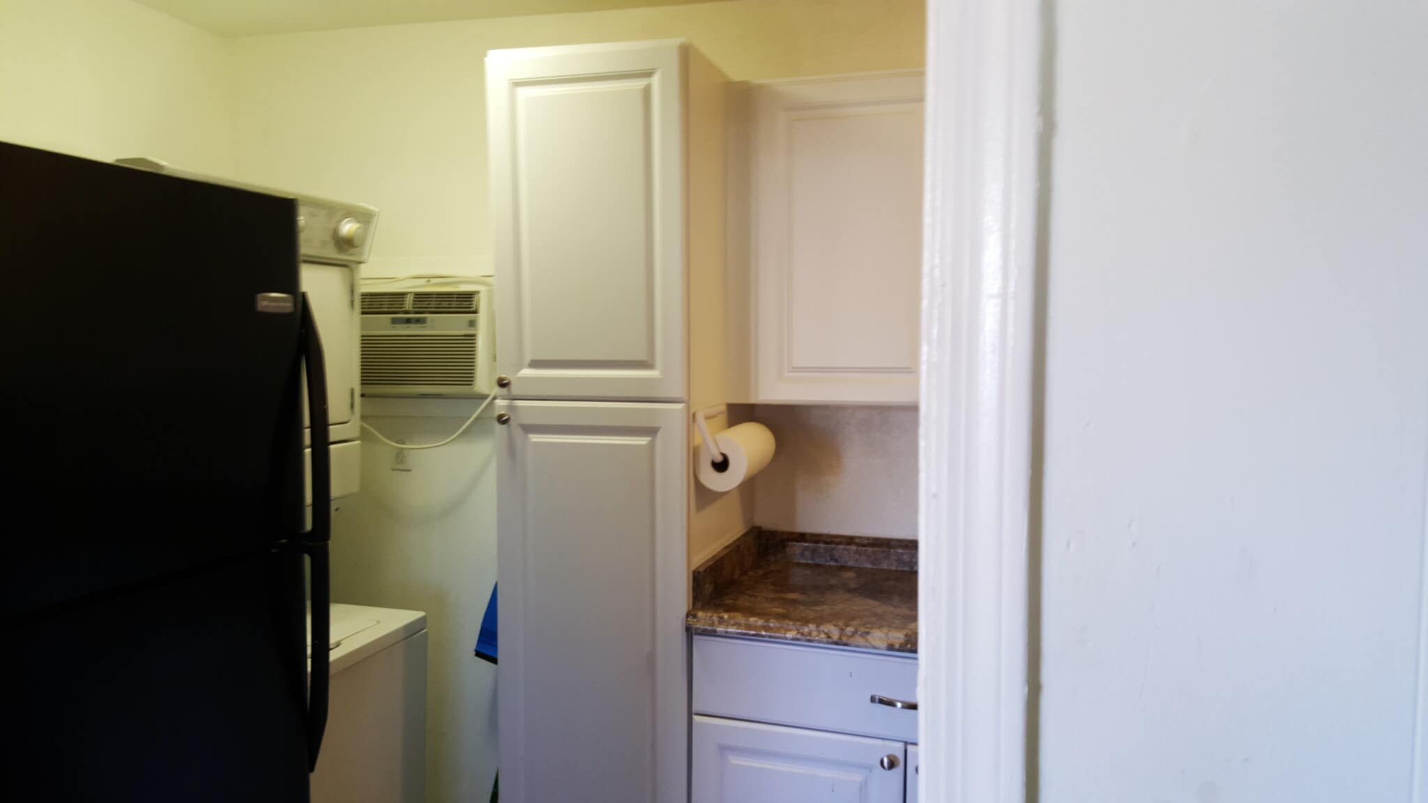 Kitchen - 319 E Bailey St
