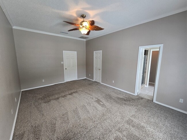 Building Photo - 2609 Classic Ct E