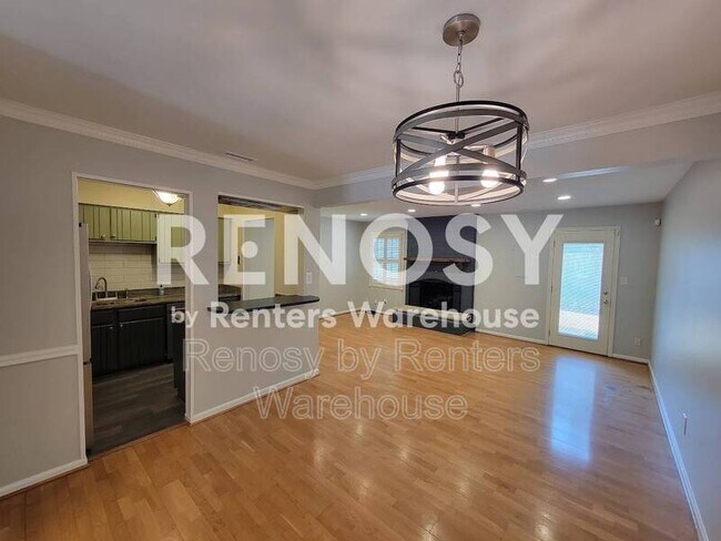Building Photo - 914 Wildwood Square Ct