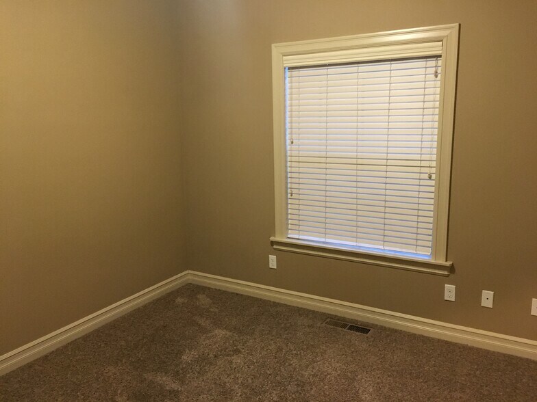downstairs bedroom 1 - 2060 SW Kendra St