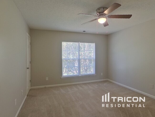Building Photo - 5203 Holbert Cir