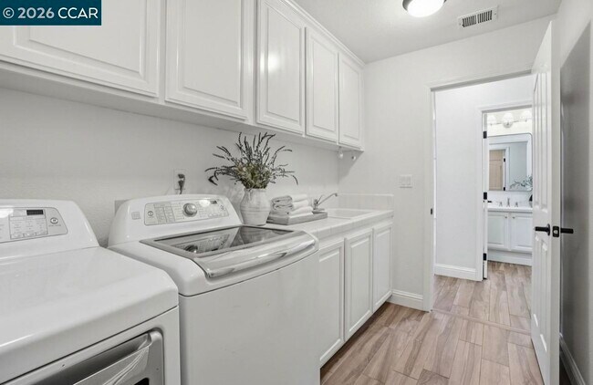 Building Photo - 1038 McCauley Rd