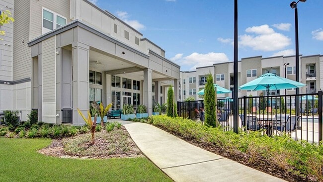 Building Photo - 13000 Breaking Dawn Dr