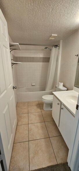 Building Photo - 505 Boardwalk Dr