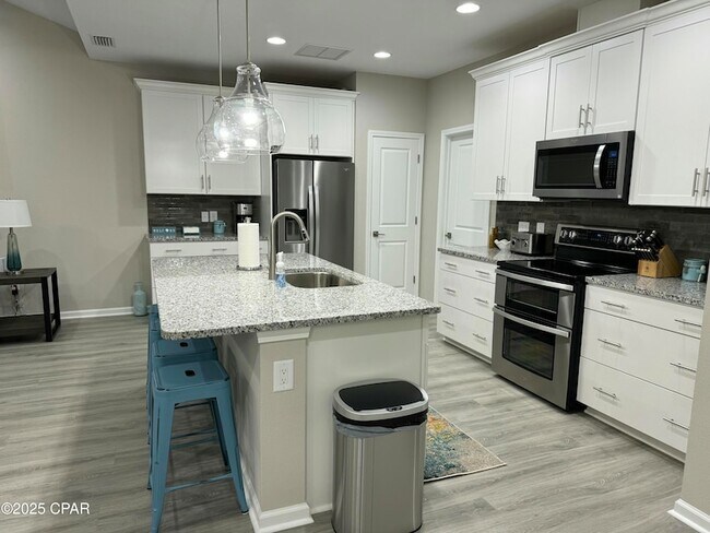 Building Photo - 8436 Dreams Float Ct