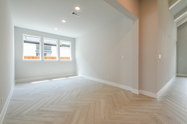 Building Photo - 4859 Antler Run Dr