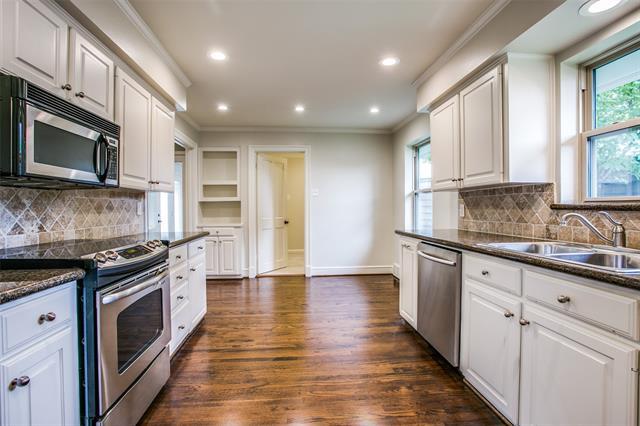 Building Photo - 6908 Lavendale Ave