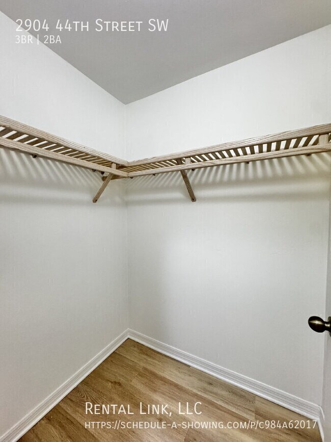 Building Photo - 2904 44th St SW