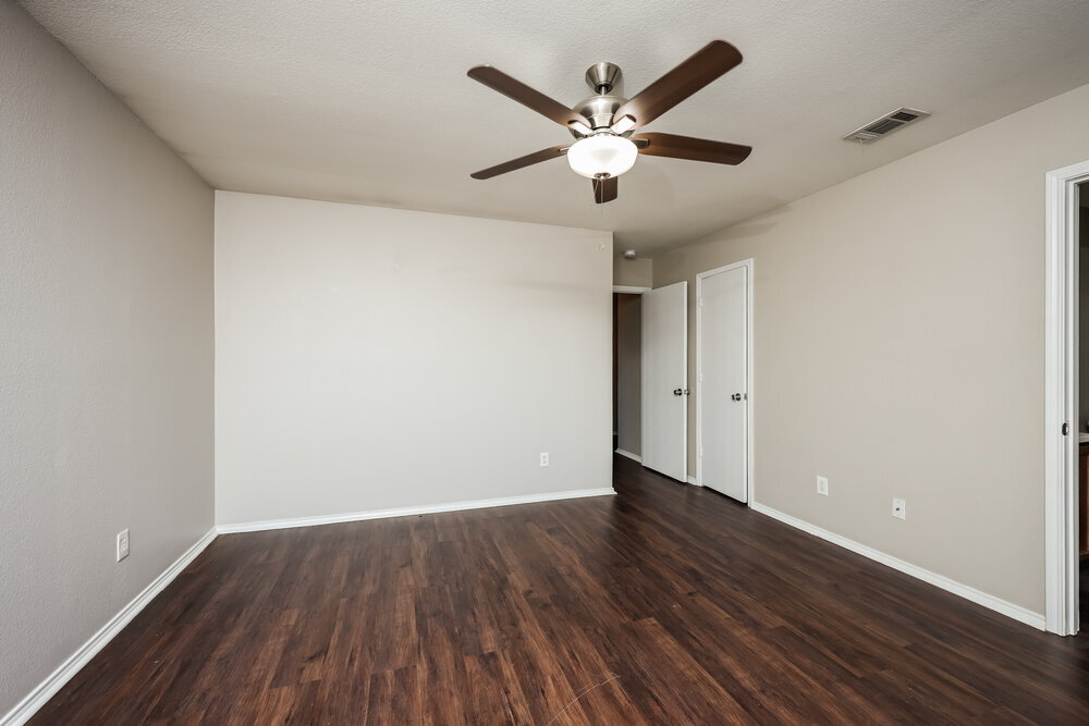 Building Photo - 533 Hearthstone Dr