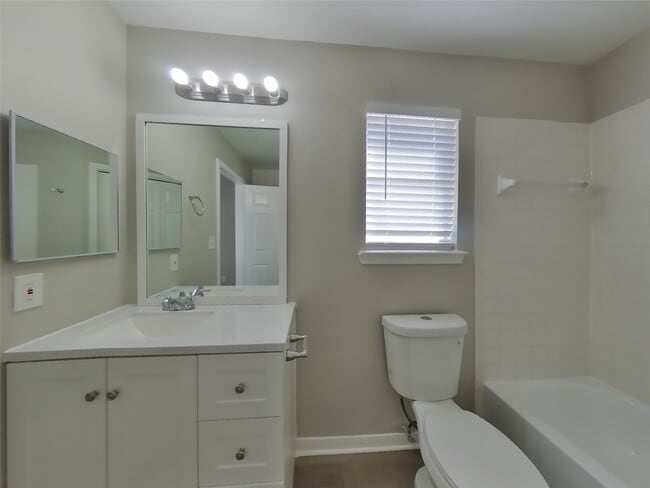 Building Photo - 3134 Boynton Dr