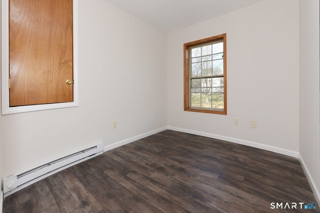 Building Photo - 81 Middletown Ave