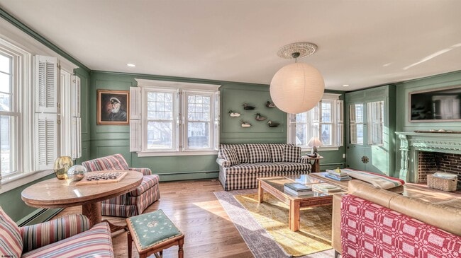 Building Photo - 17 S Derby Ave