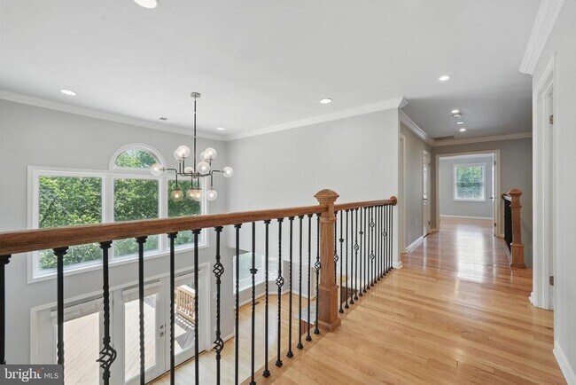 Building Photo - 9913 Rosewood Hill Cir