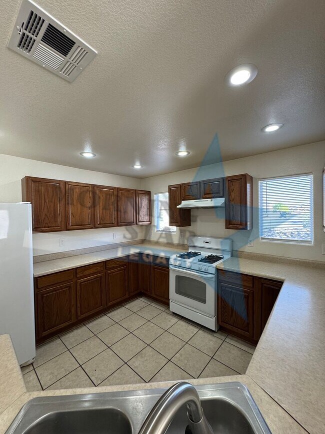 Building Photo - REDUCED! Spacious 4 Bed House in Rincon Mesa!