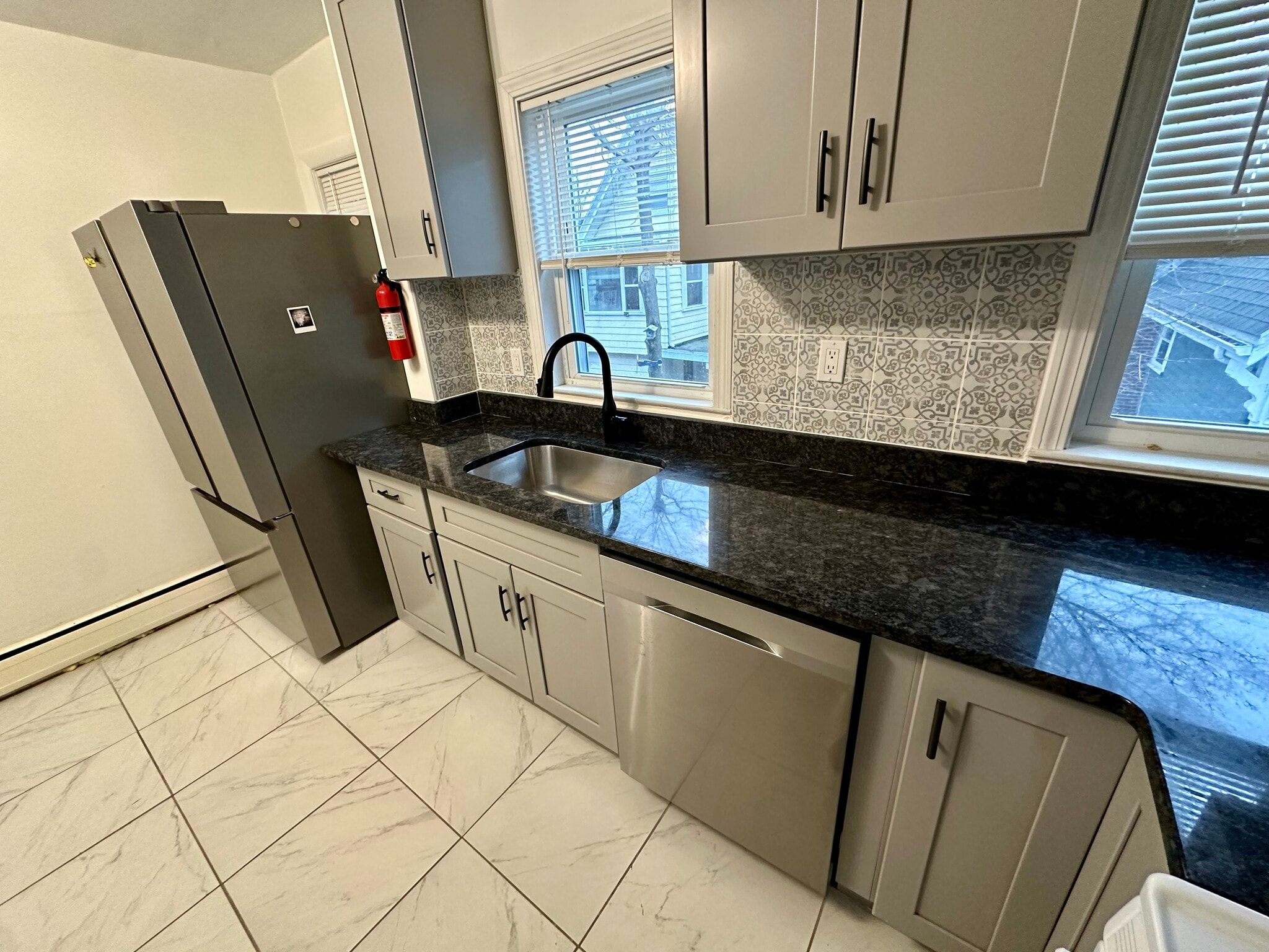 Granite countertops. - 8 Avon St