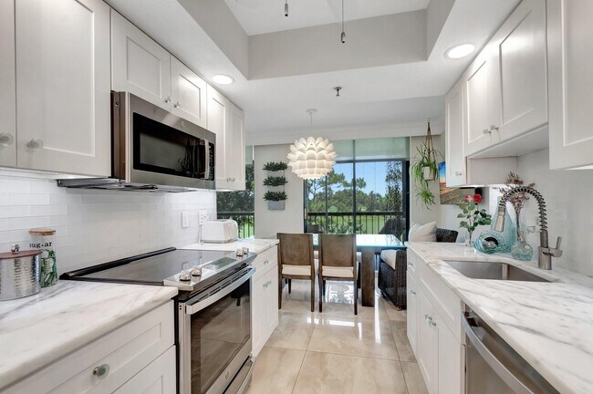 Building Photo - 5279 Fountains Dr S