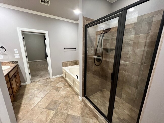 Building Photo - Stunning Home in Bixby Schools!