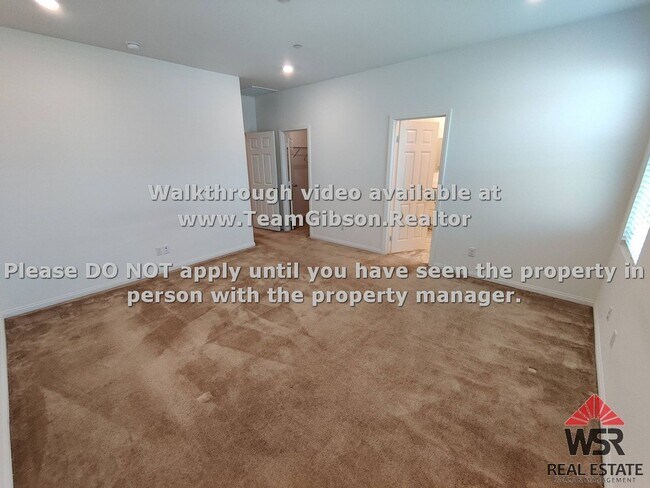 Building Photo - Large 3 Bedroom/ 2 bathroom Home with an O...
