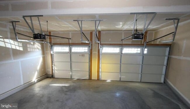 Building Photo - 612 Samantha Ct