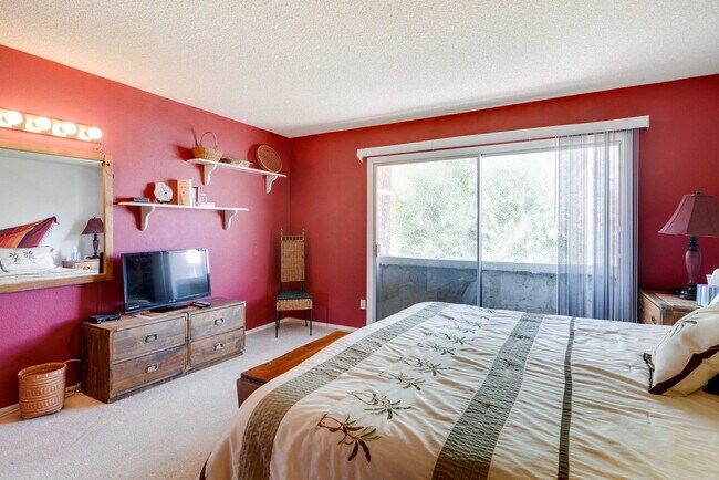 Building Photo - 445 S Desert Palm
