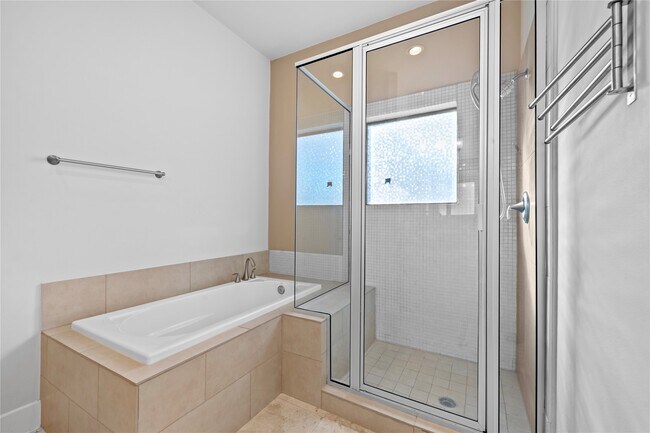 Building Photo - 2417 Charleston St