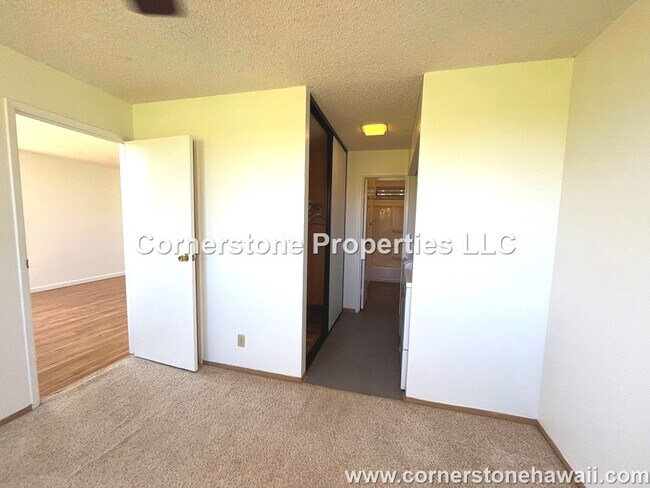 Building Photo - 95-670-670 Hanile St