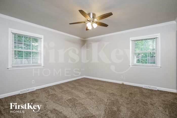 Building Photo - 2822 Rutherford Dr