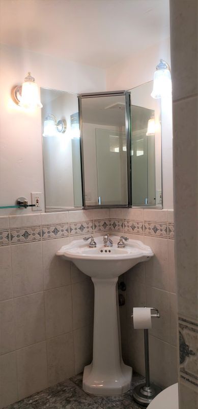 Building Photo - 204 Avenida Baja