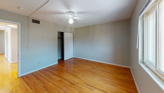 Building Photo - 350 E 12th Ave