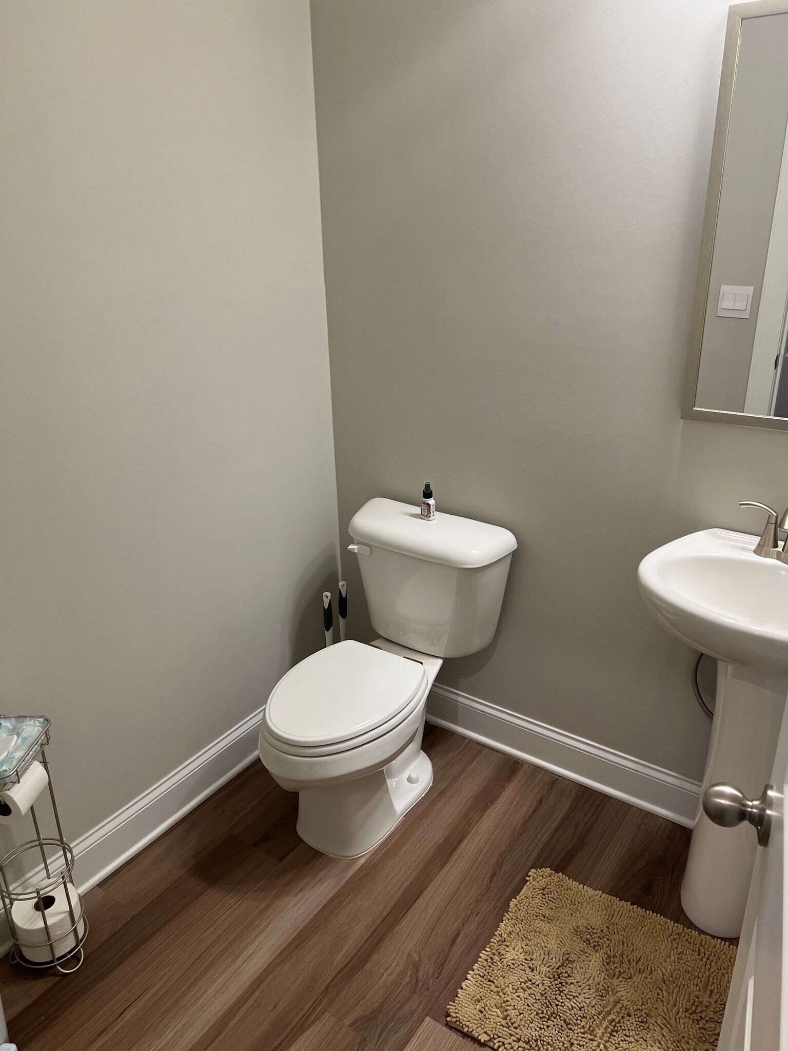 Building Photo - 805 Mackay Crk