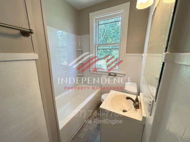 Building Photo - 5563 Bosworth Pl