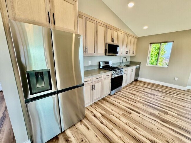 Building Photo - Welcome to this stunning 1 bedroom, 1 bathroom ADU in the highly desirable Bay Park community!