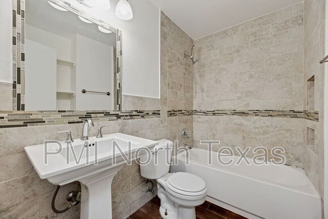 Building Photo - 1580 Chivalry Ln