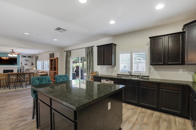 Building Photo - 30916 Snowberry Ln