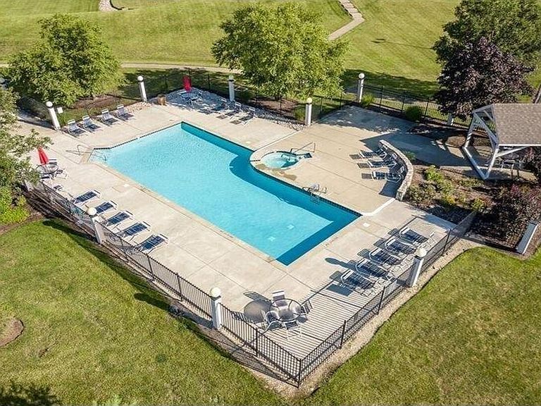 Pool 1 - 8892 Eagleview Dr