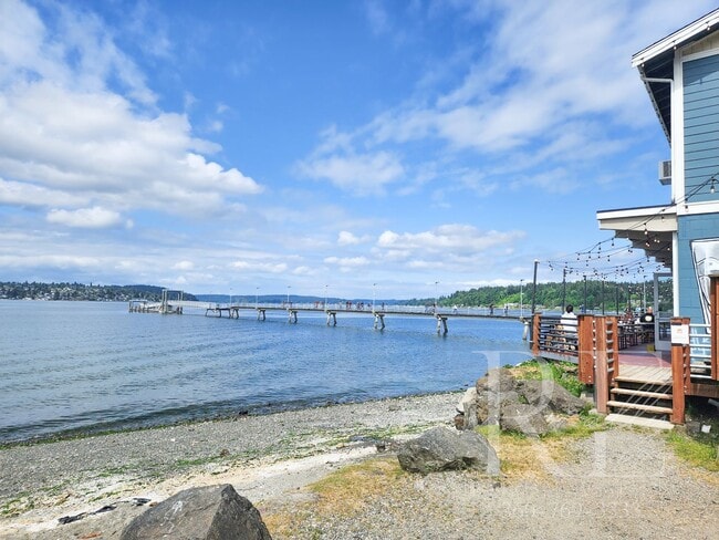 Building Photo - Fully Remodeled: 5 min Walk to Annapolis Foot Ferry