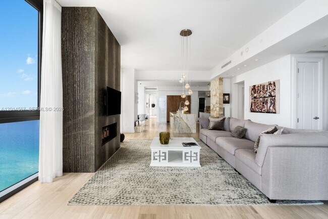 Building Photo - 17749 Collins Ave