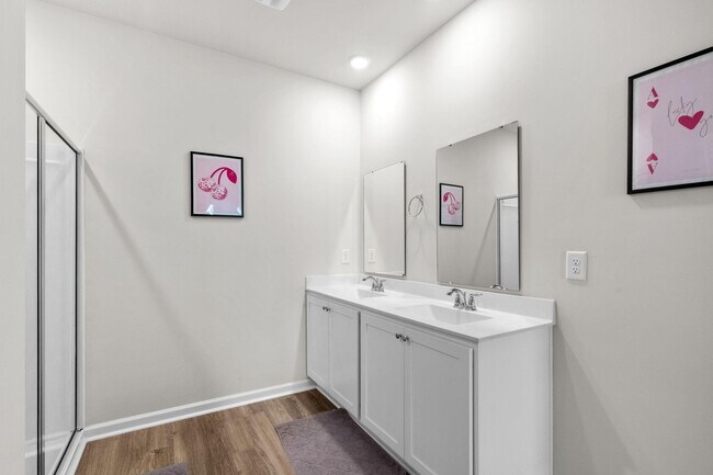 Building Photo - 3144 Fair Rdg Wy