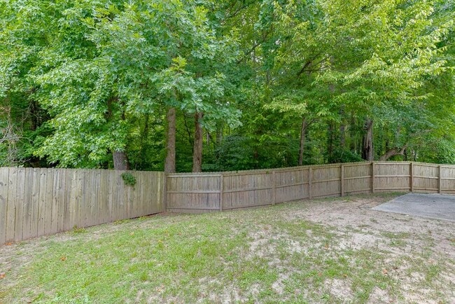 Building Photo - 2195 Oakland Spring Dr