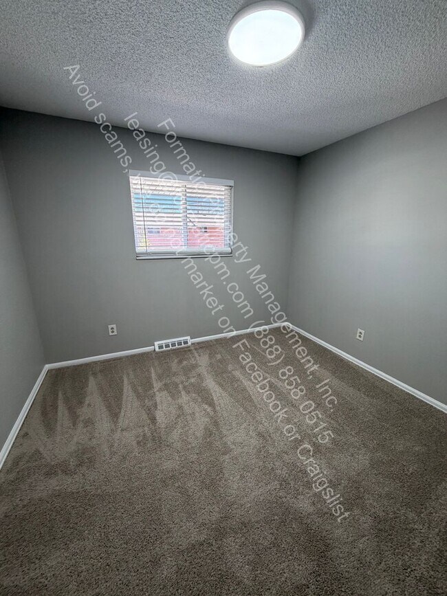 Building Photo - 3814 S Yosemite St