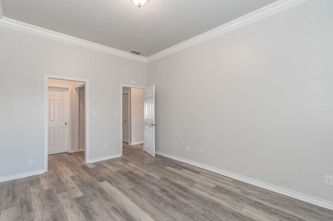 Building Photo - Birchman Place Townhomes - Now Leasing