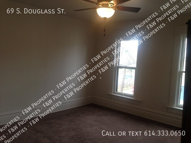 Building Photo - 69 S Douglass St