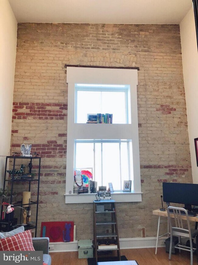 Building Photo - 4334 Farragut St