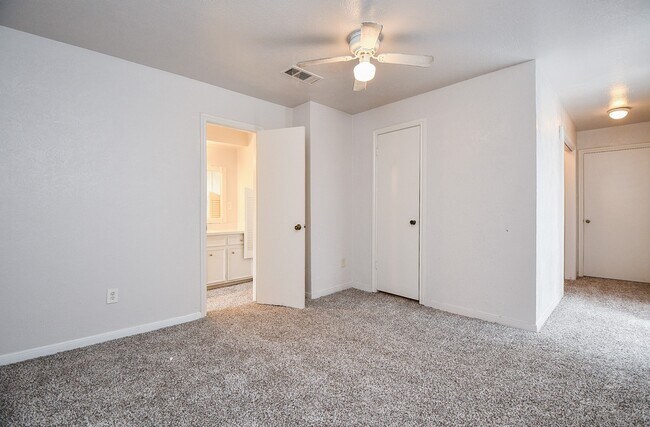 Building Photo - 6411 Teal Run Dr