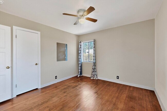 Building Photo - 156 Hilton Ave NW