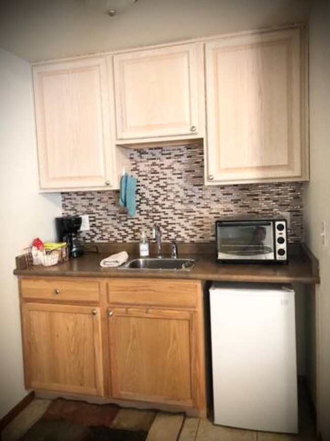 Building Photo - 5468 Plumstead Dr