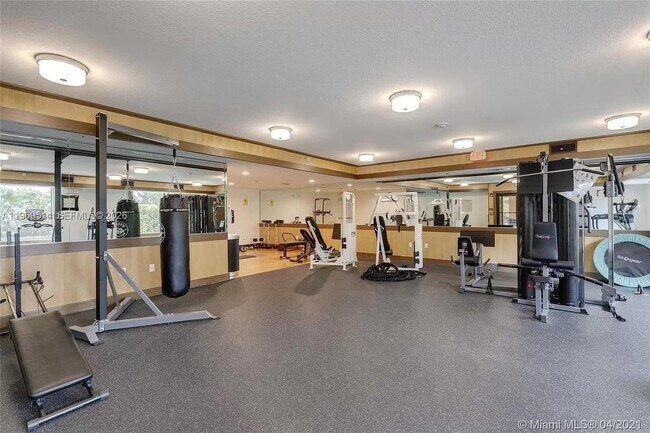 Building Photo - 3530 SW 22nd St