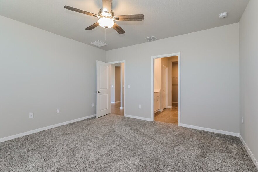Building Photo - 1142 Oak Vly Dr